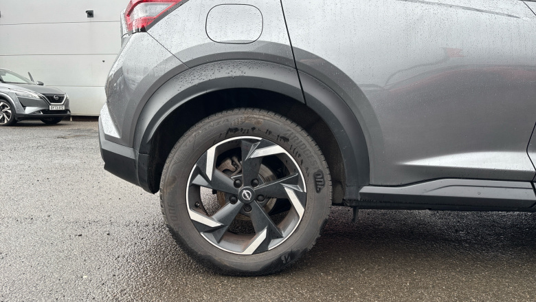 Nissan Juke 1.0 DiG-T 114 N-Connecta 5dr Petrol Hatchback